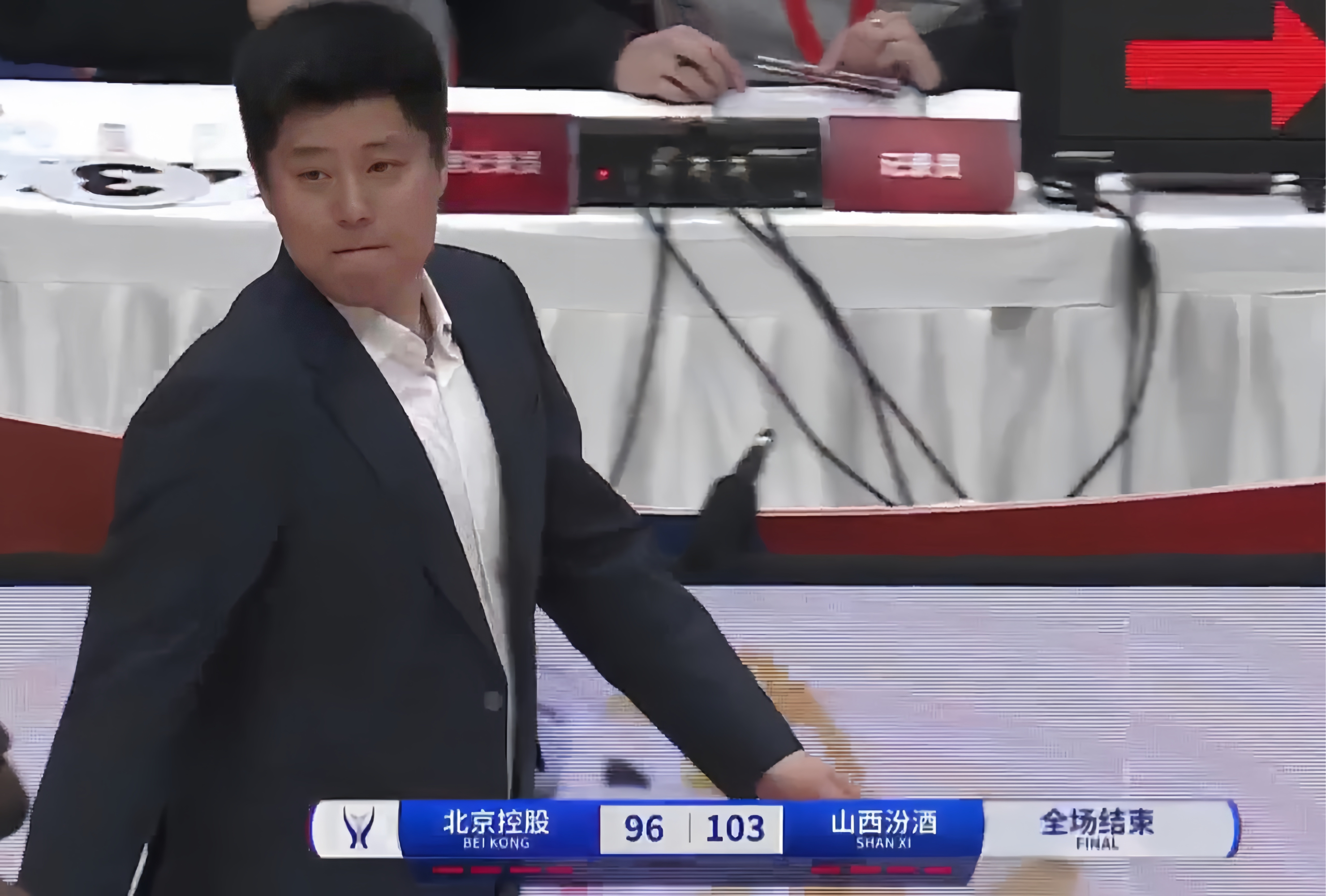 重庆男篮再次落败，主教练急需调整战术